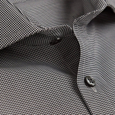 Contemporary Fit, Cut - away Collar, 2 Button Cuff Shirt in a Plain Black & White Houndstooth Cotton